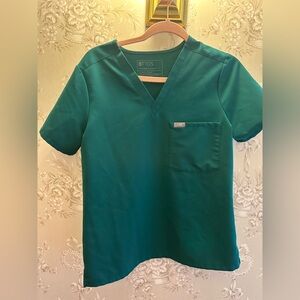 Figs Hunter Green Catarina Top S